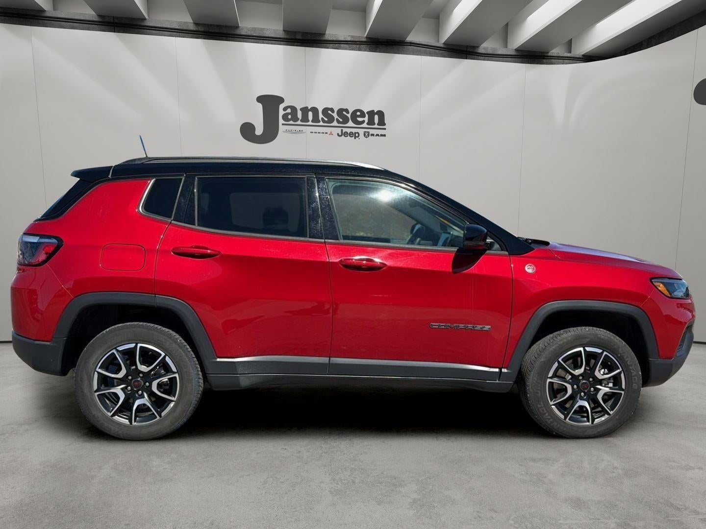 2025 Jeep Compass Trailhawk