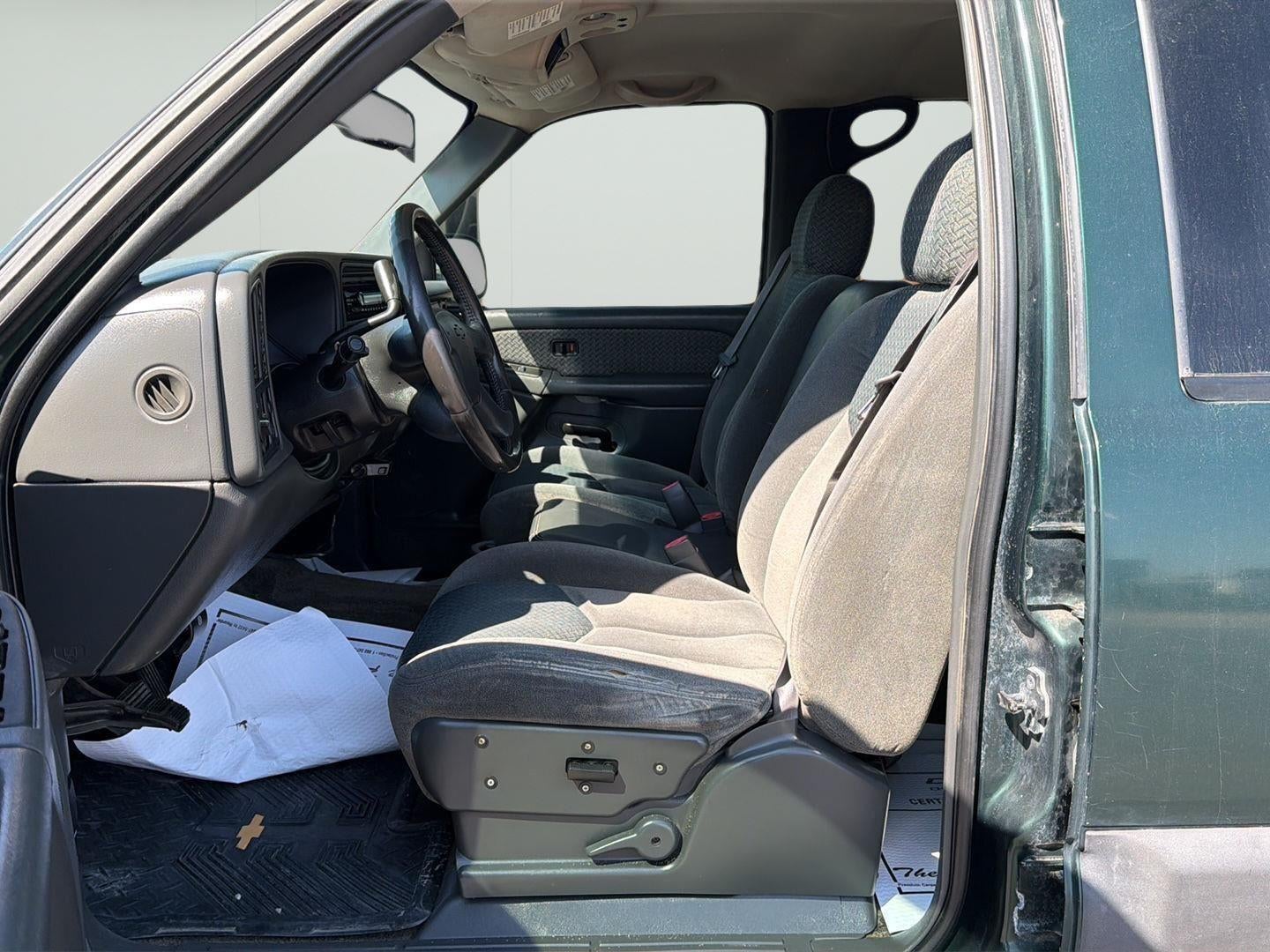 2003 Chevrolet Avalanche Base