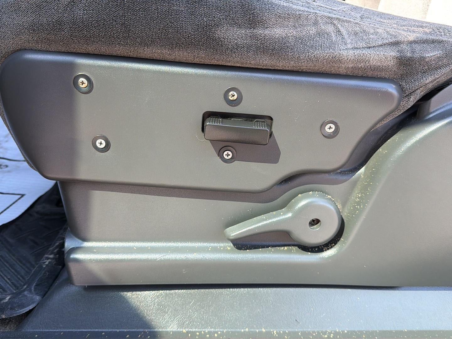 2003 Chevrolet Avalanche Base