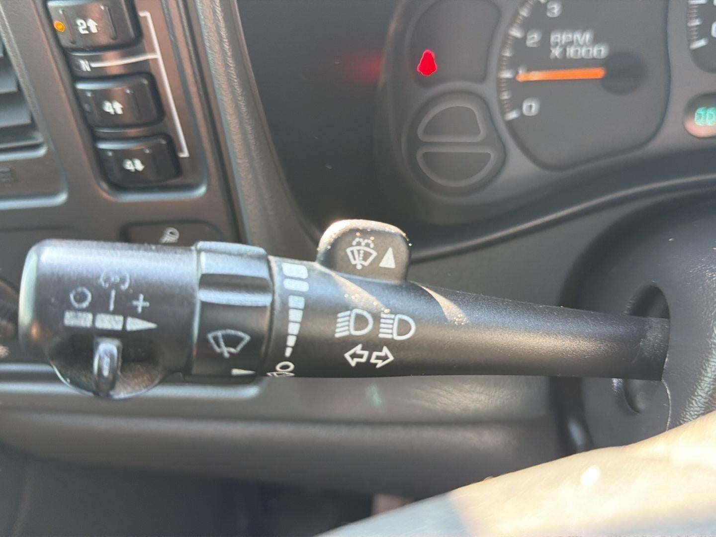 2003 Chevrolet Avalanche Base