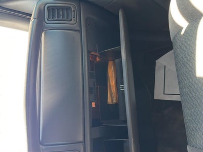 2003 Chevrolet Avalanche Base